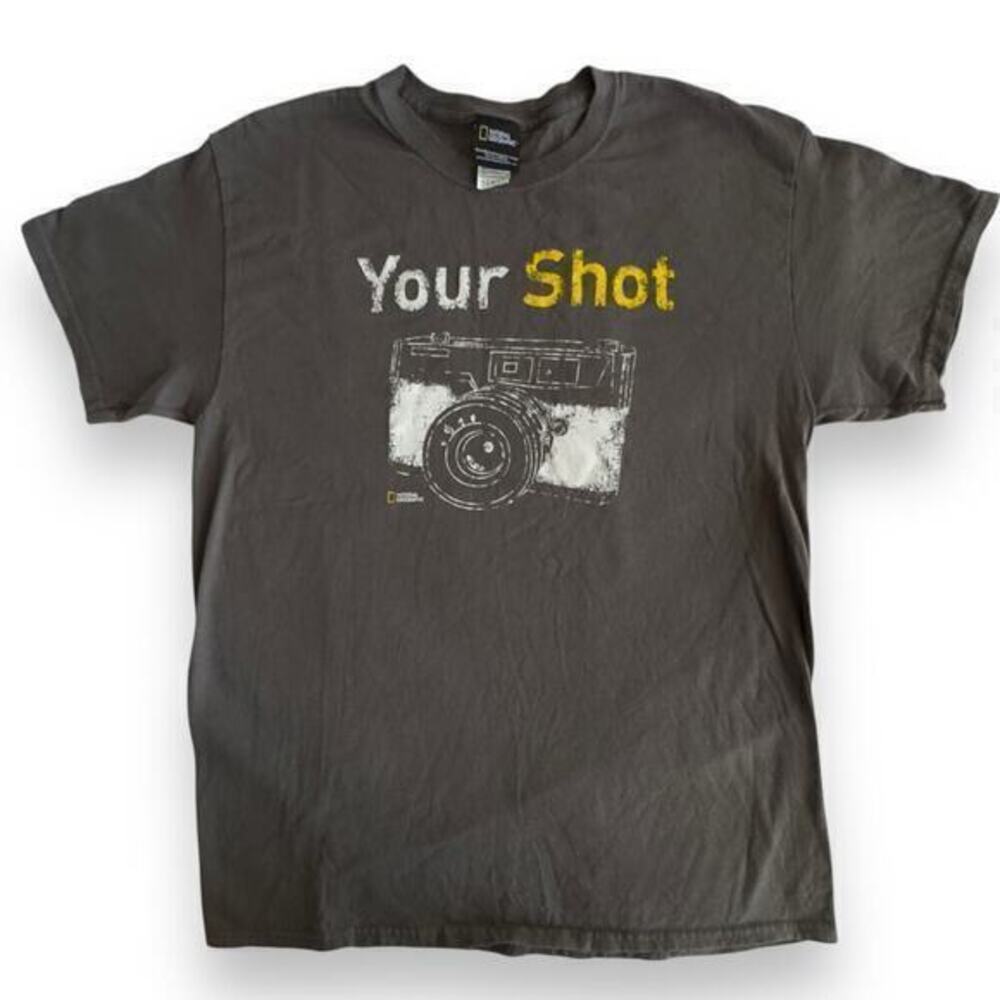 Rare National Geographic “Your Shot” Grey T-Shirt SLR Camera Size Large 2010
